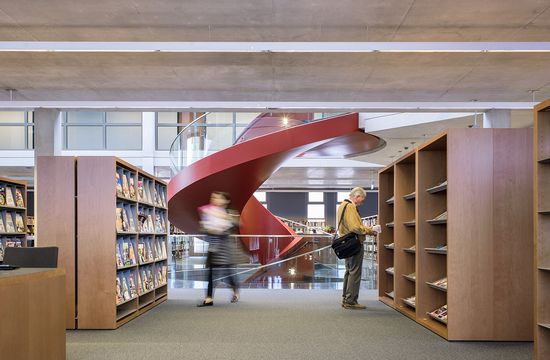 Stadtbücherei Bücherregale