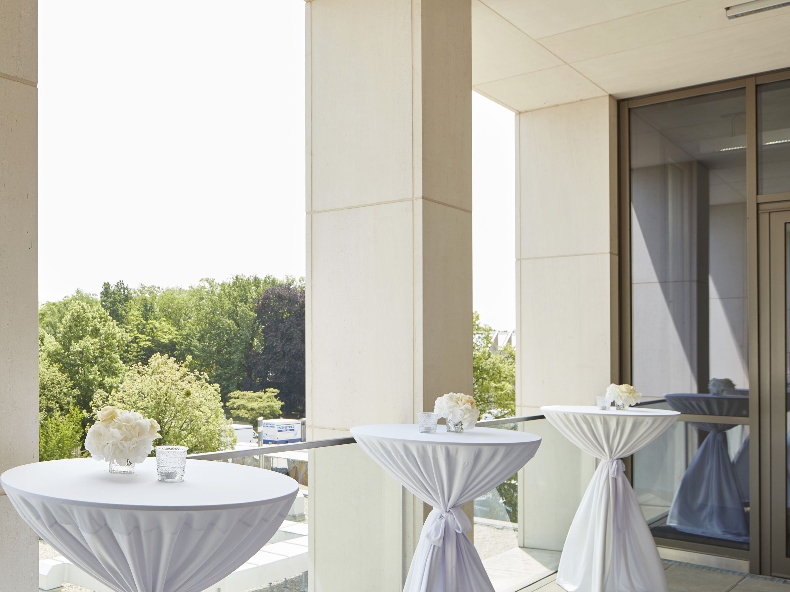 Hochzeitsfeier Veranstaltungsraum Terrasse